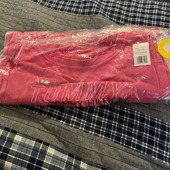 🆕 Tommy Hilfiger Sport Women’s Fuschia Sweatshirt size M - Picture 8 of 12
